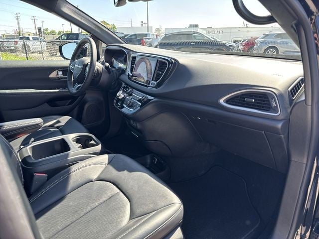 2025 Chrysler Pacifica Select FWD