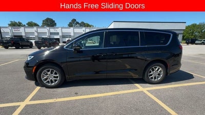 2025 Chrysler Pacifica Select FWD