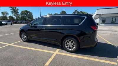 2025 Chrysler Pacifica Select FWD