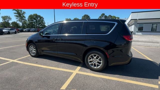 2025 Chrysler Pacifica Select FWD