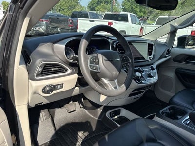 2023 Chrysler Pacifica Touring L FWD