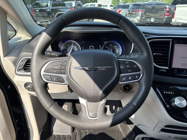 2023 Chrysler Pacifica Touring L FWD