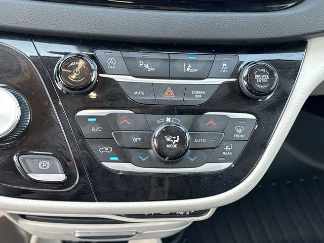 2023 Chrysler Pacifica Touring L FWD