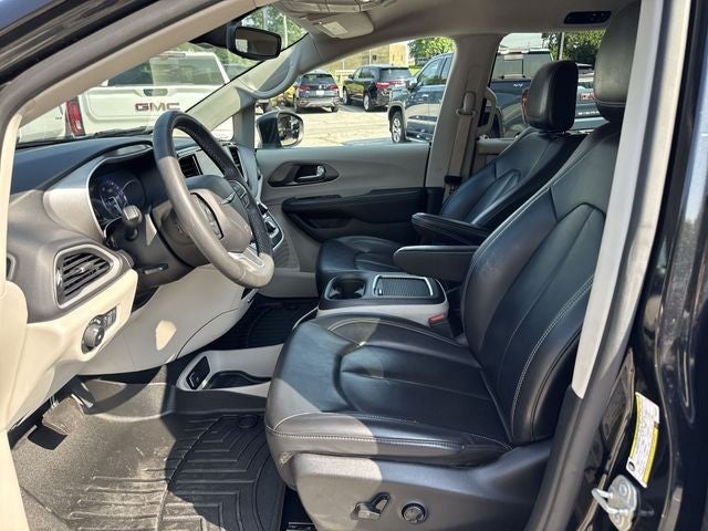 2023 Chrysler Pacifica Touring L FWD