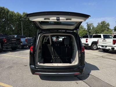 2023 Chrysler Pacifica Touring L FWD