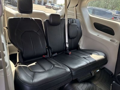 2023 Chrysler Pacifica Touring L FWD