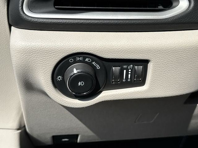 2023 Chrysler Pacifica Touring L FWD