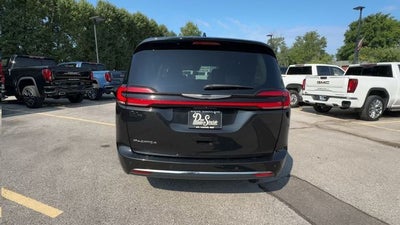 2023 Chrysler Pacifica Touring L FWD