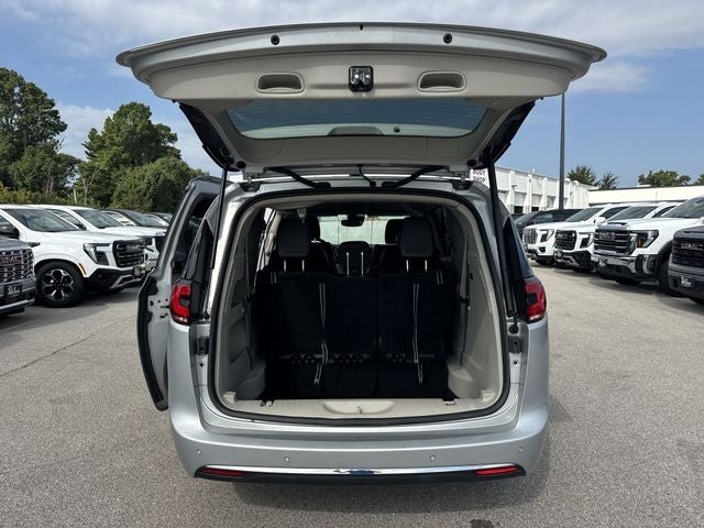2023 Chrysler Pacifica Touring L FWD