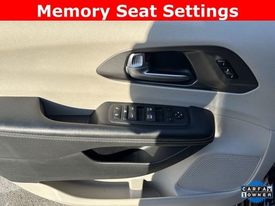 2024 Chrysler Pacifica Touring L FWD