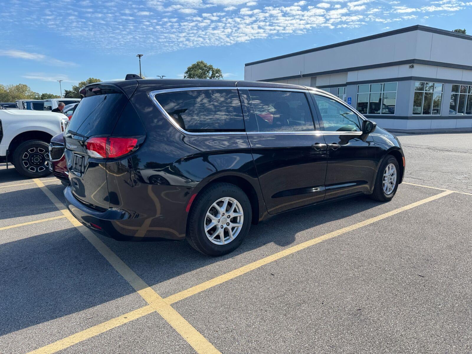 2017 Chrysler Pacifica Touring 4dr Wgn