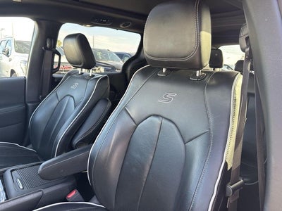 2025 Chrysler Pacifica Limited FWD