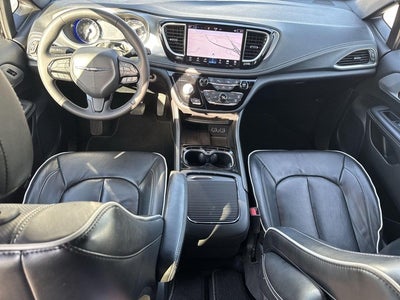 2025 Chrysler Pacifica Limited FWD
