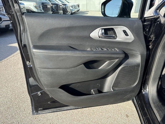 2025 Chrysler Pacifica Limited FWD