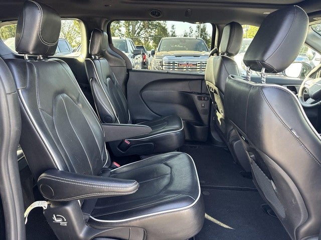 2025 Chrysler Pacifica Limited FWD