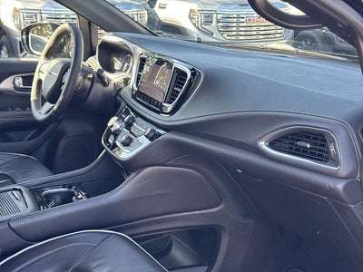 2025 Chrysler Pacifica Limited FWD