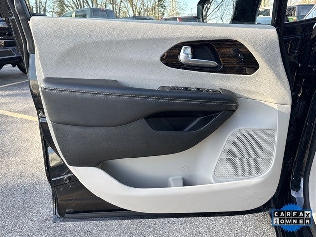 2024 Chrysler Pacifica Limited FWD