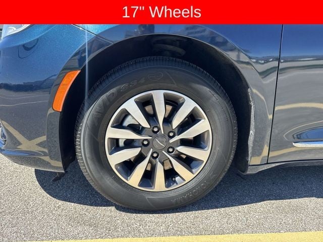 2023 Chrysler Pacifica Hybrid Limited FWD