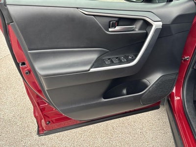 2025 Toyota RAV4 XLE AWD (Natl)