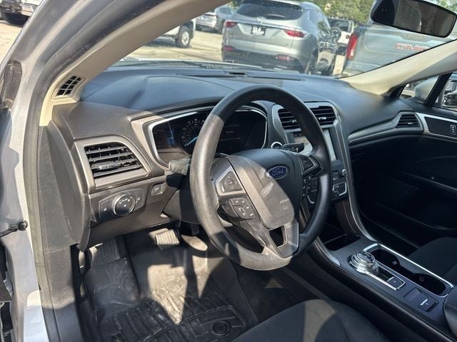 2017 Ford Fusion SE FWD