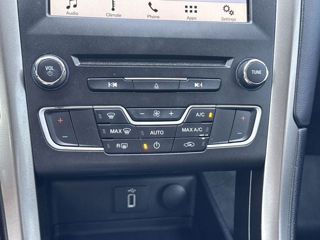 2017 Ford Fusion SE FWD