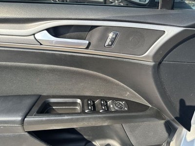2017 Ford Fusion SE FWD
