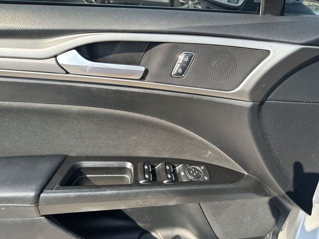 2017 Ford Fusion SE FWD