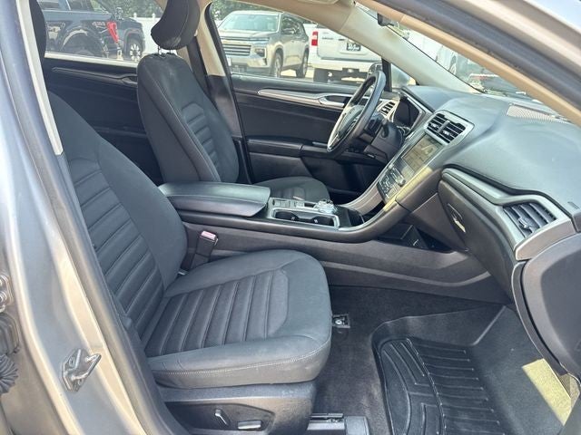 2017 Ford Fusion SE FWD