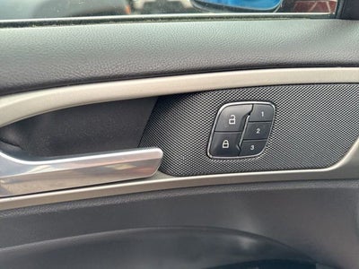 2016 Ford Fusion 4dr Sdn SE FWD