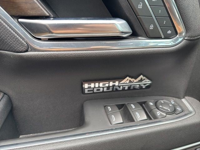 2025 Chevrolet Silverado 1500 4WD Crew Cab 147" High Country
