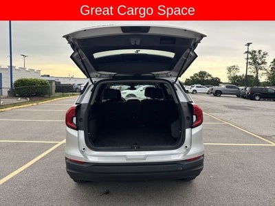 2022 GMC Terrain FWD 4dr SLE