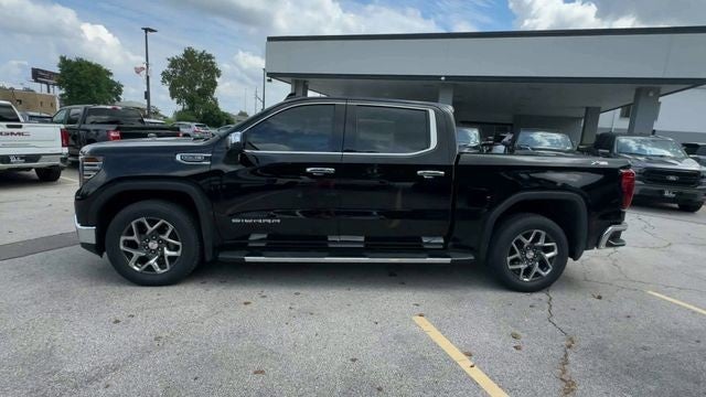2023 GMC Sierra 1500 4WD Crew Cab 147" SLT