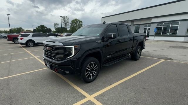 2024 GMC Sierra 1500 4WD Crew Cab 147" AT4
