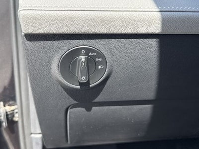 2024 Volkswagen Taos SE FWD