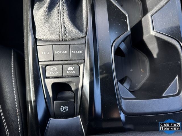 2025 Toyota Camry SE (Natl)