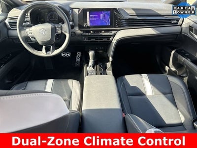 2025 Toyota Camry SE (Natl)