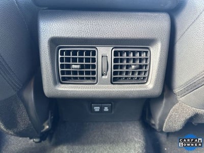 2025 Toyota Camry SE (Natl)