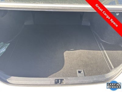 2025 Toyota Camry SE (Natl)