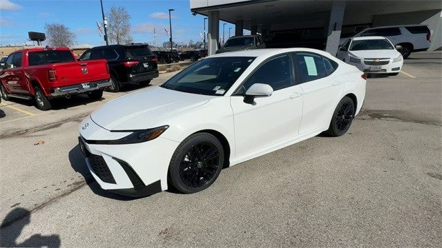 2025 Toyota Camry LE (Natl)
