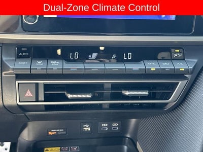 2026 Toyota Camry LE (Natl)