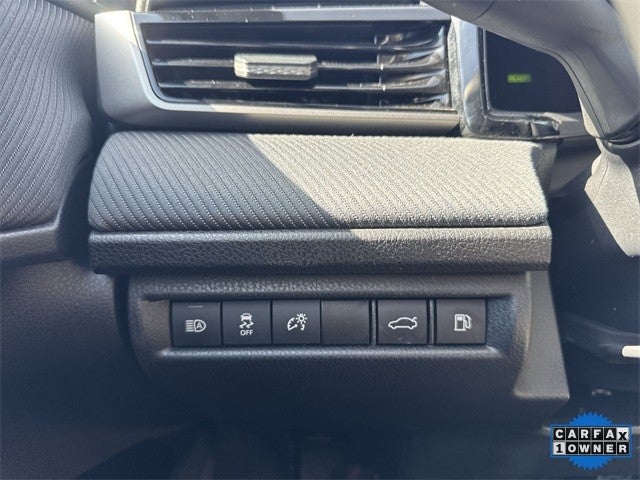 2025 Toyota Camry SE (Natl)