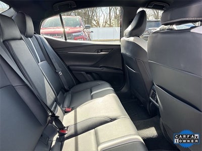 2025 Toyota Camry SE (Natl)