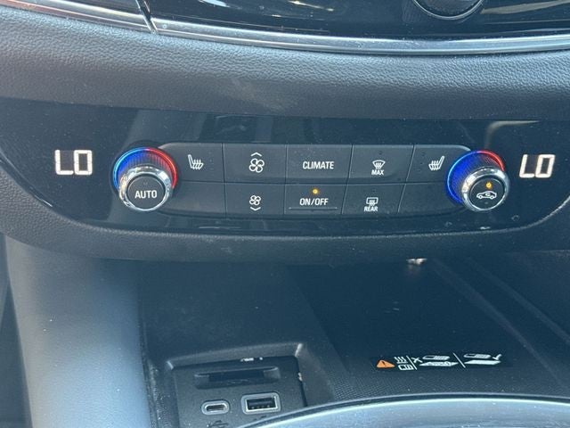 2024 Buick Enclave FWD 4dr Essence