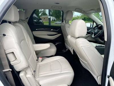 2024 Buick Enclave FWD 4dr Essence