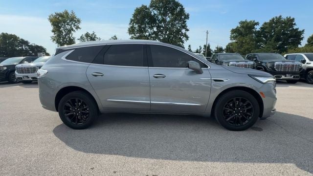 2024 Buick Enclave FWD 4dr Avenir
