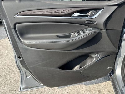 2024 Buick Enclave FWD 4dr Avenir