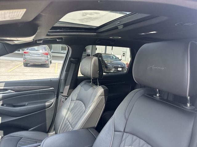 2023 Buick Enclave AWD 4dr Avenir