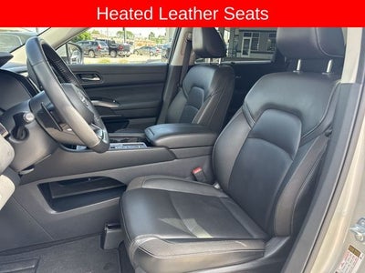 2025 Nissan Pathfinder SL 2WD
