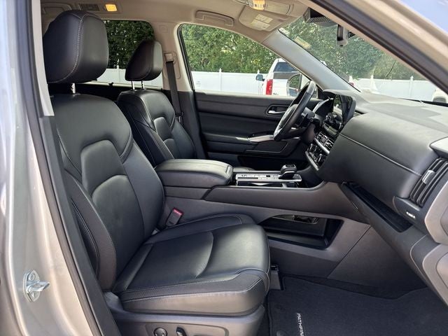 2025 Nissan Pathfinder SL 2WD