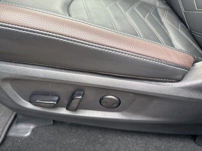 2025 Nissan Pathfinder Platinum 4WD